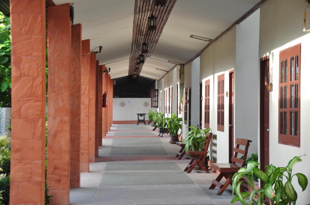 Sabai Resort Pattaya Bagian luar foto
